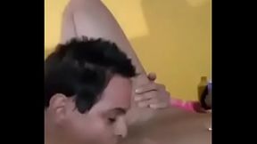 Mi sobrina con el movil