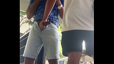 Exibindo minha rola na catraca da esta&ccedil_&atilde_o