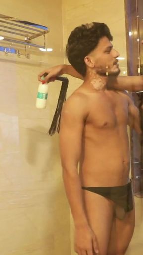 Unforgettable moment from &quot;Hunter boyfriend gave the pain of in the bathroom&quot;