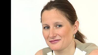 Dominatrix with sagging tits masturbates for you