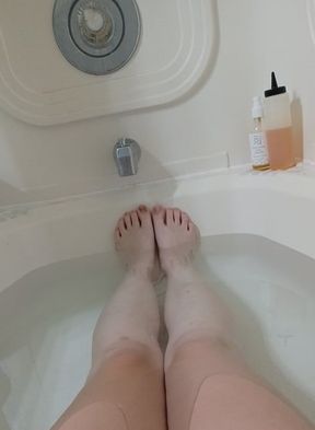 Quick play in the tub.