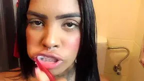 Black Chick Teeth Brushing Fetish - SoloAustria