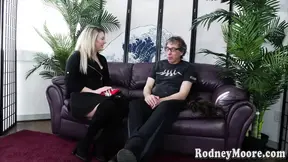 Hotty twerker tongues his ass while getting fucked