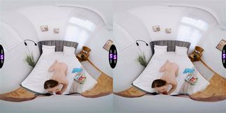 TmwVRnet Silvia Wise Lovers play board games in bed