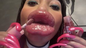 RubyDollLipz's 7-11-23 Growing XXL Doll Lips