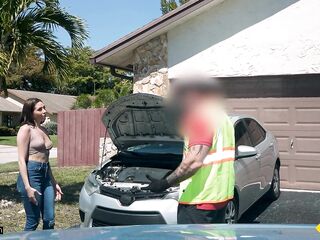 Roadside XXX - Slay Kay Screws To Get Her Car Fixed
