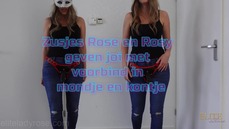 Zusjes Rose en Rosy geven joi met voorbinddildo