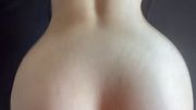 Yulia has sex with her friend while no one is home.