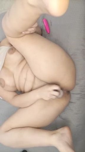 I watch my girlfriend's mom recording a hot sex video, look at how her video ends, rich anal sex