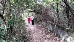 Girlfriend surprises by giving blowjob on trail
