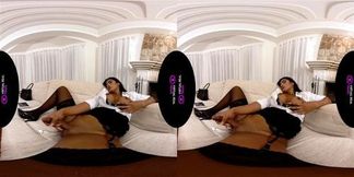 Business Woman in VR