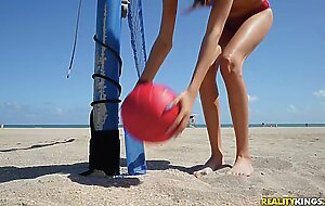 Volley vagina, Natalia Nix