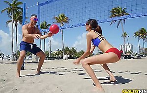 Volley vagina, Natalia Nix