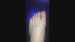 BLUE MIRROR LEFT FOOT PLAY