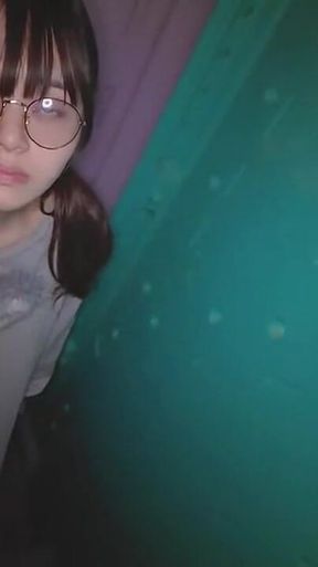 Fragile Heiress Heat as the Natural Rich Beauty Offers Warm Mouth Support Inside a Risky Temporary Booth