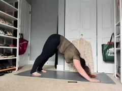 Masturbating amateur cums after solo fun