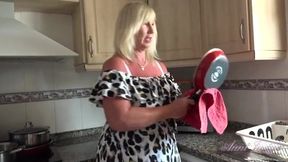 Join Busty Melody for a Steamy Kitchen Encounter - A Mature Experience You Won't Forget!
