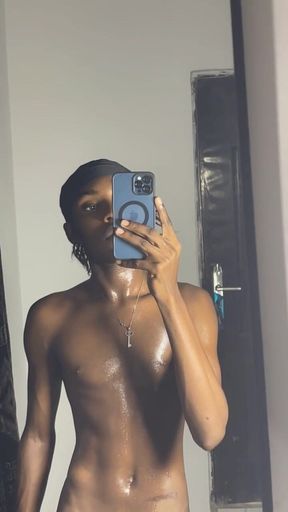 Sexy Twink Boy Get Oiled