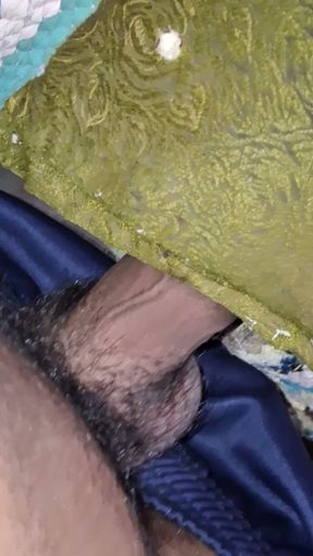 Morning time handjob Gym krte krte lund khda ho gya