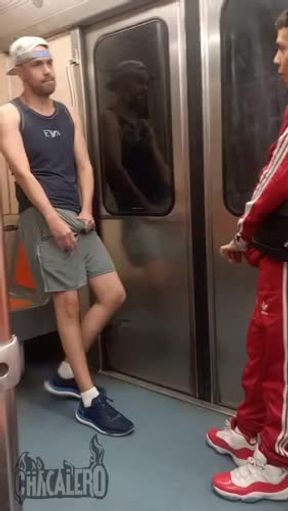 Metreando! Cogiendo en el transporte público