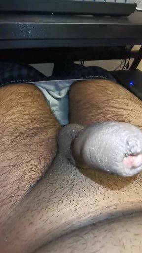 Masturbating While on Discord with Girlfriend