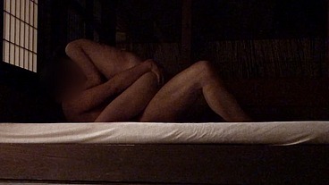 There was a bed mat in the hot spring open-air bath, so I had no choice but to fuck. ~Sex in low voice while listening to nature and neighbor sounds~