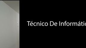 coroa chamou tecnico de informatica e deu cha de buceta. veja filme completo