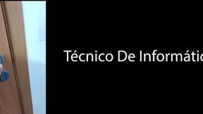 coroa chamou tecnico de informatica e deu cha de buceta. veja filme completo