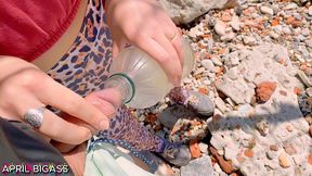 threesome ,two sluts thirsty for yellow piss, drink more than 3 liters in public, argentinian national park!!