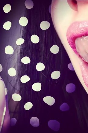 Lip gloss &amp; sensual body lust!