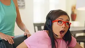 Zac Wild, Aaliyah Hadid And Gamer Girl In Needs Anal