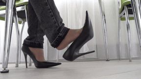 heels the pants the table 2Sa