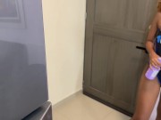 Mi vecina viene a mi casa para que le de toda mi leche en la boca-JACOB NEWMAN