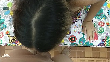Me corro dentro del COÑO de mi hermanastra cuando la descubro en ropa interior y me la FOLLO. COMPLETO