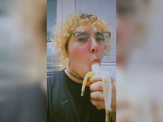 Lascivious Alt Femboy Eats a Banana