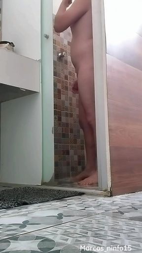 I Was Caught Inside the Public Bathroom at the 2-star Hotel Where I Stayed in Belo Horizonte, the Gu