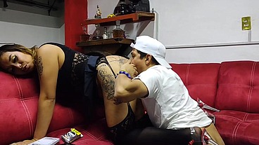 Más rico cuckold le sigo poniendo los cuernos a mi esposo