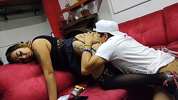 Más rico cuckold le sigo poniendo los cuernos a mi esposo
