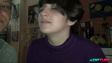 Tr&iacute_o l&eacute_sbico con un strap on part 1 - ADPTUBE