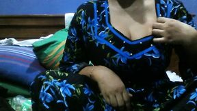 Tamil Aunty on webcam with big boobs