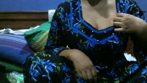 Tamil Aunty on webcam with big boobs