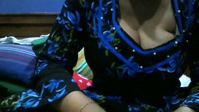 Tamil Aunty on webcam with big boobs