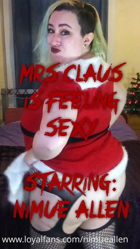 Mrs Claus Gets Horny