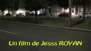 Domácí veřejné kouření na penisu Jordan Fox vede k horkému análnímu souloží