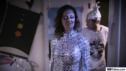 Cherie DeVille: Sexy MILF alien invades nerd's ass