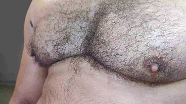 YURI GAÚCHO - URSO BRASILEIRO MEGA DOTADO MACETANDO O PAU - GOZADA FARTA DO MACHO LEITADOR