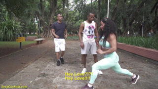 فیلم شدید از نامادری بالغ لاتین فاحشه که از مقعد رابطه جنسی خشن برقرار می کند