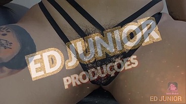 ED JUNIOR FODENDO NO PELO UMA BUCETA PELUDA