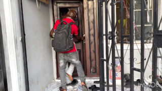 Suihinotto, musta, isä – Anaali kolmen kimppa amatööri-intialaisille homolutkille