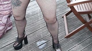 NZ mom trashy skank peeing on deck inside high heels and fishnet tights